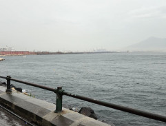 La promenade du port de Naples